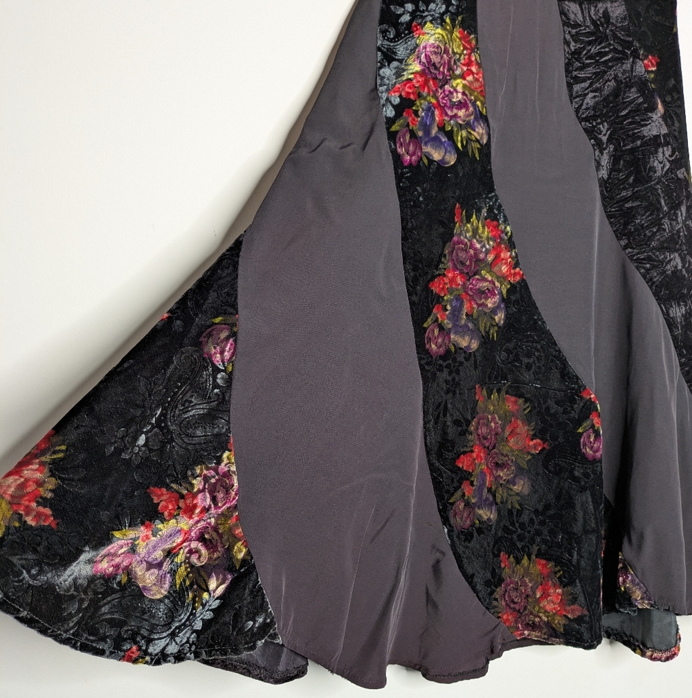 Vintage Essay Black Red Floral Velvet Panel Midi Skirt 24in - Picture 3 of 9